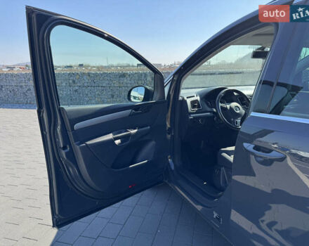 Серый Фольксваген Шаран, объемом двигателя 2 л и пробегом 285 тыс. км за 14300 $, фото 17 на Automoto.ua