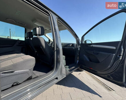 Серый Фольксваген Шаран, объемом двигателя 2 л и пробегом 285 тыс. км за 14300 $, фото 40 на Automoto.ua