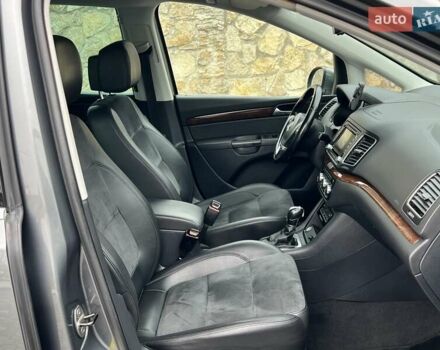 Серый Фольксваген Шаран, объемом двигателя 2 л и пробегом 267 тыс. км за 15950 $, фото 68 на Automoto.ua