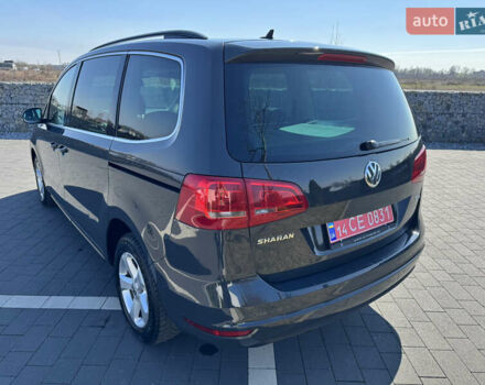 Серый Фольксваген Шаран, объемом двигателя 2 л и пробегом 285 тыс. км за 14300 $, фото 11 на Automoto.ua