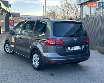 Серый Фольксваген Шаран, объемом двигателя 2 л и пробегом 247 тыс. км за 13999 $, фото 4 на Automoto.ua