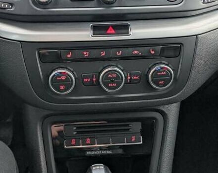 Сірий Фольксваген Шаран, об'ємом двигуна 2 л та пробігом 282 тис. км за 17300 $, фото 7 на Automoto.ua