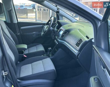 Серый Фольксваген Шаран, объемом двигателя 2 л и пробегом 247 тыс. км за 13999 $, фото 27 на Automoto.ua