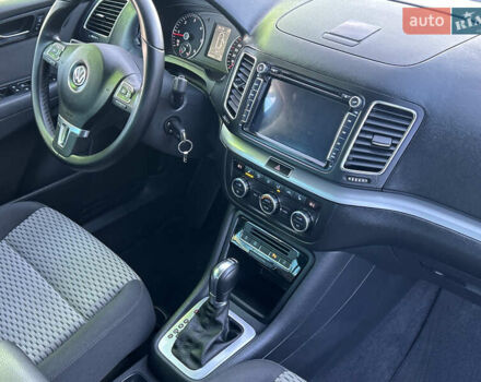 Серый Фольксваген Шаран, объемом двигателя 2 л и пробегом 247 тыс. км за 13999 $, фото 28 на Automoto.ua