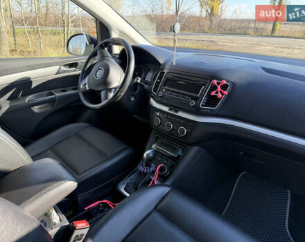 Серый Фольксваген Шаран, объемом двигателя 1.97 л и пробегом 274 тыс. км за 13600 $, фото 10 на Automoto.ua