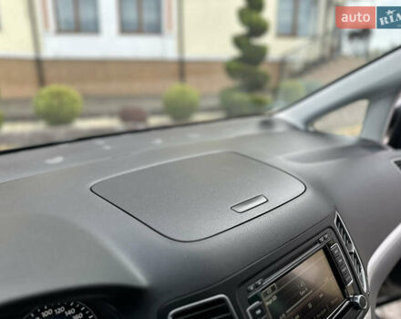 Сірий Фольксваген Шаран, об'ємом двигуна 2 л та пробігом 225 тис. км за 16999 $, фото 143 на Automoto.ua