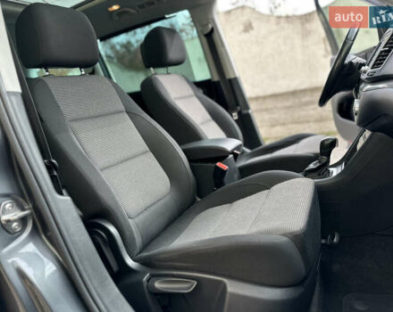 Фольксваген Шаран 2015 у Дрогобичі на Automoto.ua Сірий Фольксваген Шаран, об'ємом двигуна 2 л та пробігом 225 тис. км за 16499 $, фото 104 на Automoto.ua