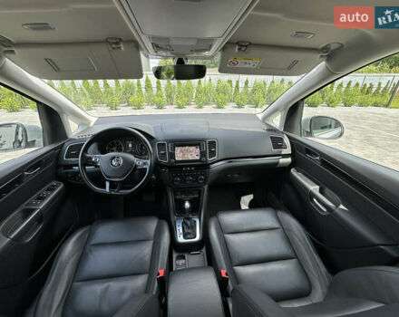 Фольксваген Шаран 2017 в Луцке на Automoto.ua Серый Фольксваген Шаран, объемом двигателя 2 л и пробегом 244 тыс. км за 21500 $, фото 82 на Automoto.ua