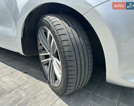 Фольксваген Шаран 2017 в Луцке на Automoto.ua Серый Фольксваген Шаран, объемом двигателя 2 л и пробегом 244 тыс. км за 21500 $, фото 85 на Automoto.ua