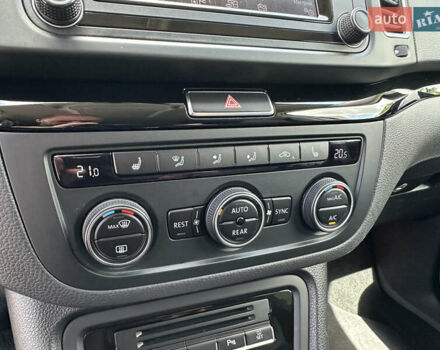 Серый Фольксваген Шаран, объемом двигателя 2 л и пробегом 244 тыс. км за 21300 $, фото 76 на Automoto.ua