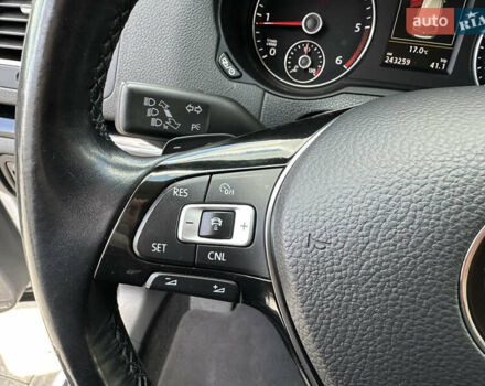 Серый Фольксваген Шаран, объемом двигателя 2 л и пробегом 244 тыс. км за 21300 $, фото 66 на Automoto.ua