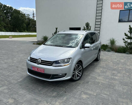 Фольксваген Шаран 2017 в Луцке на Automoto.ua Серый Фольксваген Шаран, объемом двигателя 2 л и пробегом 244 тыс. км за 21500 $, фото 1 на Automoto.ua