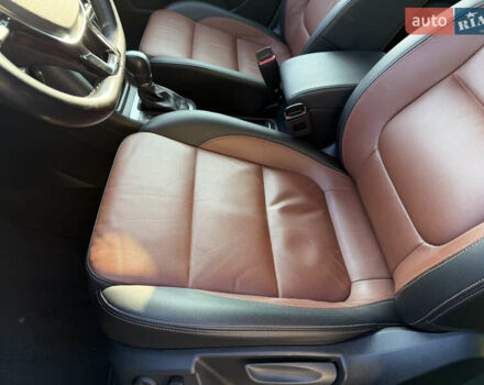 Серый Фольксваген Шаран, объемом двигателя 2 л и пробегом 225 тыс. км за 23800 $, фото 28 на Automoto.ua