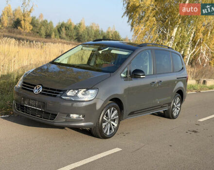 Серый Фольксваген Шаран, объемом двигателя 2 л и пробегом 225 тыс. км за 23800 $, фото 7 на Automoto.ua