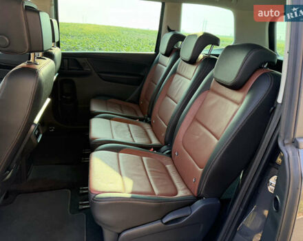 Серый Фольксваген Шаран, объемом двигателя 2 л и пробегом 225 тыс. км за 23800 $, фото 34 на Automoto.ua