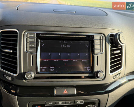 Серый Фольксваген Шаран, объемом двигателя 2 л и пробегом 225 тыс. км за 23800 $, фото 41 на Automoto.ua