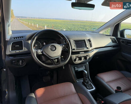 Серый Фольксваген Шаран, объемом двигателя 2 л и пробегом 225 тыс. км за 23800 $, фото 37 на Automoto.ua