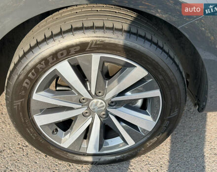 Серый Фольксваген Шаран, объемом двигателя 2 л и пробегом 225 тыс. км за 23800 $, фото 16 на Automoto.ua