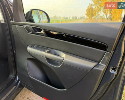 Серый Фольксваген Шаран, объемом двигателя 2 л и пробегом 225 тыс. км за 23800 $, фото 46 на Automoto.ua