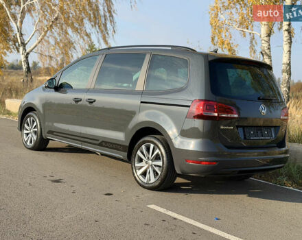 Серый Фольксваген Шаран, объемом двигателя 2 л и пробегом 225 тыс. км за 23800 $, фото 5 на Automoto.ua