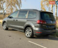 Серый Фольксваген Шаран, объемом двигателя 2 л и пробегом 225 тыс. км за 23800 $, фото 5 на Automoto.ua