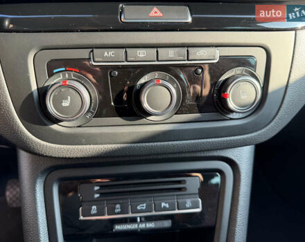 Серый Фольксваген Шаран, объемом двигателя 2 л и пробегом 225 тыс. км за 23800 $, фото 40 на Automoto.ua