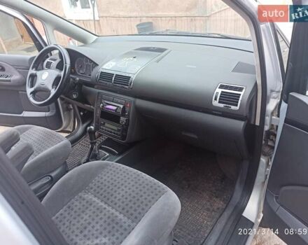 Серый Фольксваген Шаран, объемом двигателя 1.9 л и пробегом 360 тыс. км за 4500 $, фото 11 на Automoto.ua