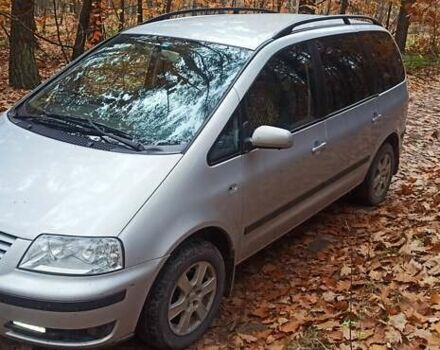 Серый Фольксваген Шаран, объемом двигателя 1.9 л и пробегом 360 тыс. км за 4500 $, фото 3 на Automoto.ua