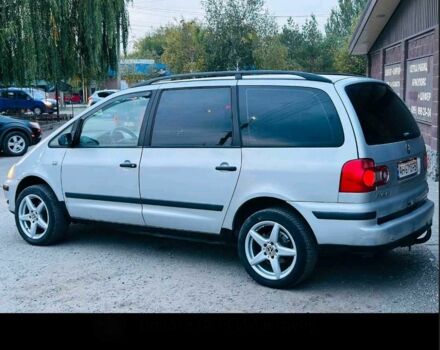 Серый Фольксваген Шаран, объемом двигателя 1.9 л и пробегом 300 тыс. км за 2383 $, фото 1 на Automoto.ua