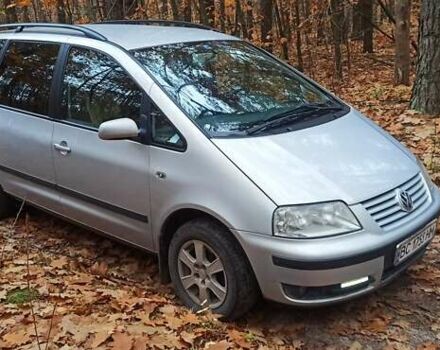 Серый Фольксваген Шаран, объемом двигателя 1.9 л и пробегом 360 тыс. км за 4500 $, фото 4 на Automoto.ua