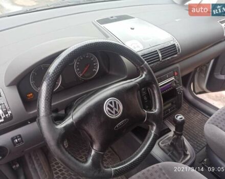 Серый Фольксваген Шаран, объемом двигателя 1.9 л и пробегом 360 тыс. км за 4500 $, фото 7 на Automoto.ua