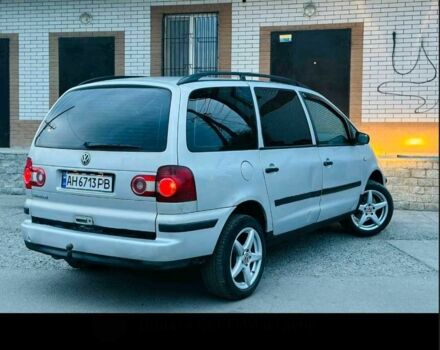 Серый Фольксваген Шаран, объемом двигателя 1.9 л и пробегом 300 тыс. км за 2383 $, фото 2 на Automoto.ua