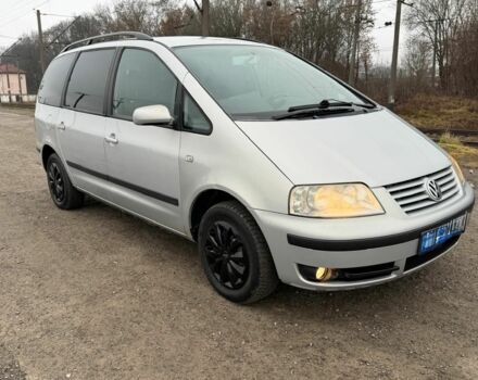 Серый Фольксваген Шаран, объемом двигателя 0 л и пробегом 333 тыс. км за 2500 $, фото 1 на Automoto.ua