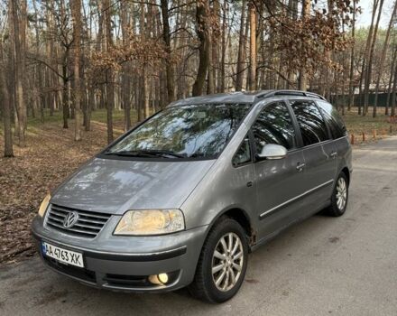 Серый Фольксваген Шаран, объемом двигателя 1.9 л и пробегом 300 тыс. км за 4450 $, фото 6 на Automoto.ua