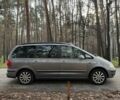 Серый Фольксваген Шаран, объемом двигателя 1.9 л и пробегом 300 тыс. км за 4450 $, фото 1 на Automoto.ua