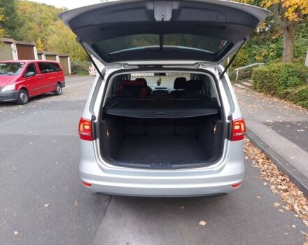 Серый Фольксваген Шаран, объемом двигателя 2 л и пробегом 205 тыс. км за 8118 $, фото 6 на Automoto.ua