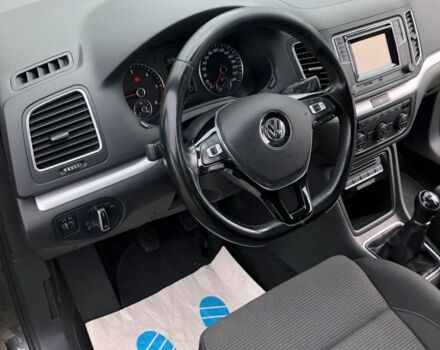 Серый Фольксваген Шаран, объемом двигателя 2 л и пробегом 150 тыс. км за 7000 $, фото 14 на Automoto.ua