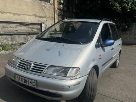 Фольксваген Шаран 1997 у Києві на Automoto.ua Сірий Фольксваген Шаран, об'ємом двигуна 2.8 л та пробігом 333 тис. км за 1700 $, фото 1 на Automoto.ua