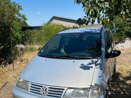 Сірий Фольксваген Шаран, об'ємом двигуна 1.78 л та пробігом 300 тис. км за 3000 $, фото 1 на Automoto.ua