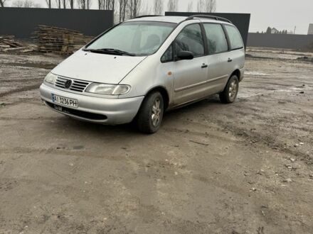 Серый Фольксваген Шаран, объемом двигателя 1.9 л и пробегом 269 тыс. км за 2500 $, фото 1 на Automoto.ua