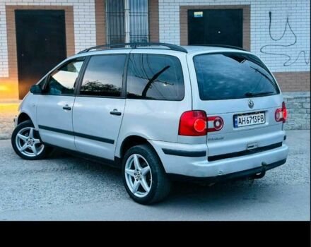 Серый Фольксваген Шаран, объемом двигателя 1.9 л и пробегом 300 тыс. км за 2383 $, фото 1 на Automoto.ua