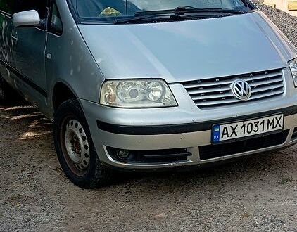 Серый Фольксваген Шаран, объемом двигателя 1.8 л и пробегом 0 тыс. км за 3500 $, фото 1 на Automoto.ua