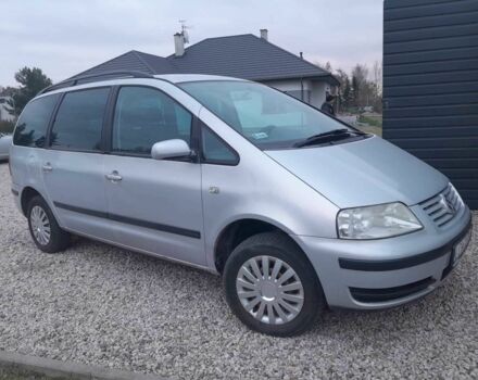 Серый Фольксваген Шаран, объемом двигателя 1.9 л и пробегом 480 тыс. км за 1600 $, фото 1 на Automoto.ua