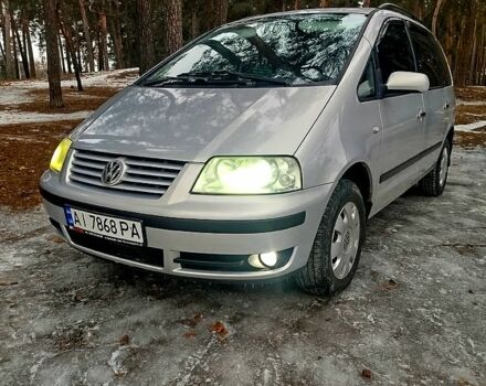 Серый Фольксваген Шаран, объемом двигателя 1.9 л и пробегом 284 тыс. км за 4900 $, фото 1 на Automoto.ua