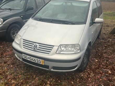 Сірий Фольксваген Шаран, об'ємом двигуна 2 л та пробігом 300 тис. км за 1900 $, фото 1 на Automoto.ua
