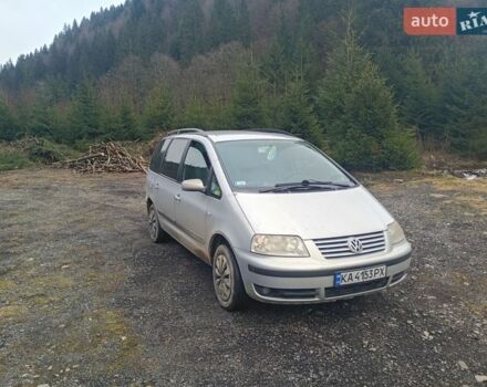 Серый Фольксваген Шаран, объемом двигателя 1.9 л и пробегом 330 тыс. км за 2700 $, фото 1 на Automoto.ua