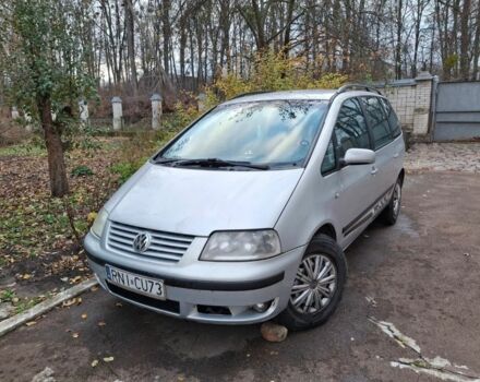 Серый Фольксваген Шаран, объемом двигателя 1.9 л и пробегом 400 тыс. км за 1200 $, фото 1 на Automoto.ua