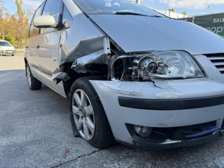 Фольксваген Шаран 2002 в Кременчуге на Automoto.ua Серый Фольксваген Шаран, объемом двигателя 1.8 л и пробегом 380 тыс. км за 2700 $, фото 1 на Automoto.ua