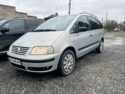 Фольксваген Шаран 2002 у Костополе на Automoto.ua Сірий Фольксваген Шаран, об'ємом двигуна 1.9 л та пробігом 243 тис. км за 5350 $, фото 1 на Automoto.ua