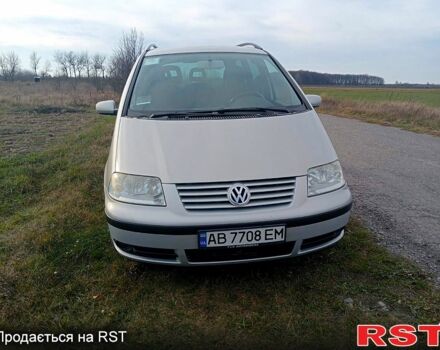 Серый Фольксваген Шаран, объемом двигателя 1.8 л и пробегом 178 тыс. км за 5100 $, фото 1 на Automoto.ua